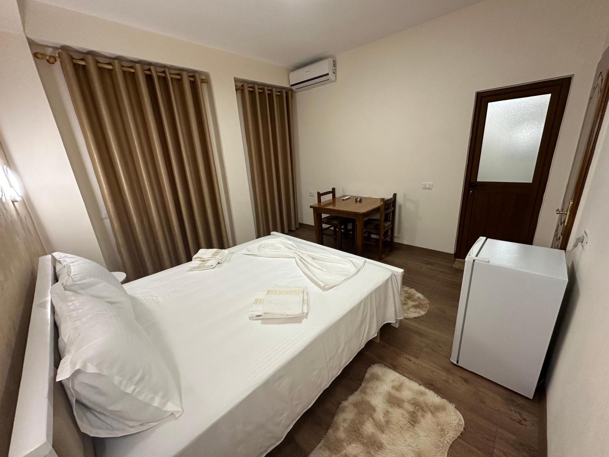 Krujë Guni Inn מראה חיצוני תמונה