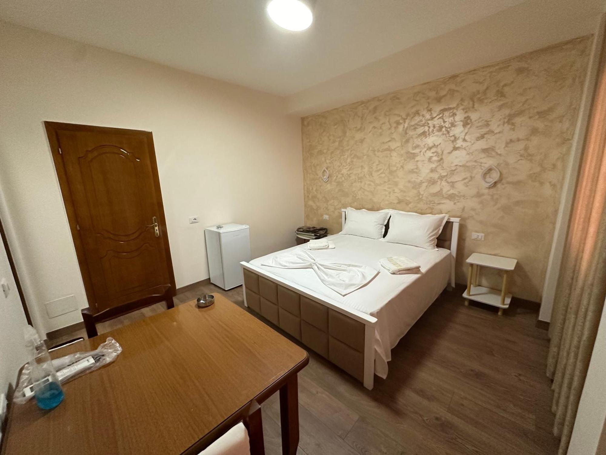 Krujë Guni Inn מראה חיצוני תמונה